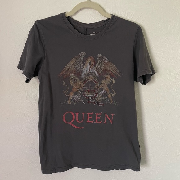 Abercrombie & Fitch Tops Abercrombie Fitch Queen Tshirt Gray Size